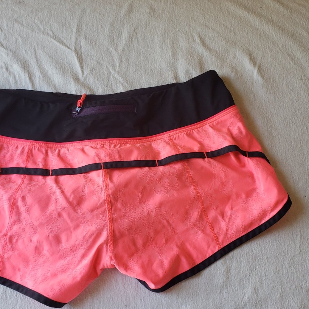 Lululemon Speed Up Shorts. Pink Size 6 - Picture 4 of 6